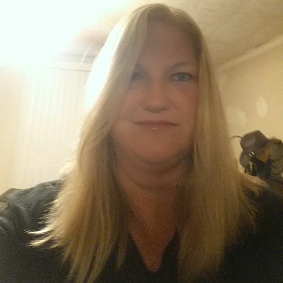 Meet your Posher, Michelle - Picture 1 of 1